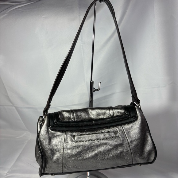 B. Makowsky Women’s Orchard Flap Shoulder Bag - Picture 5 of 15